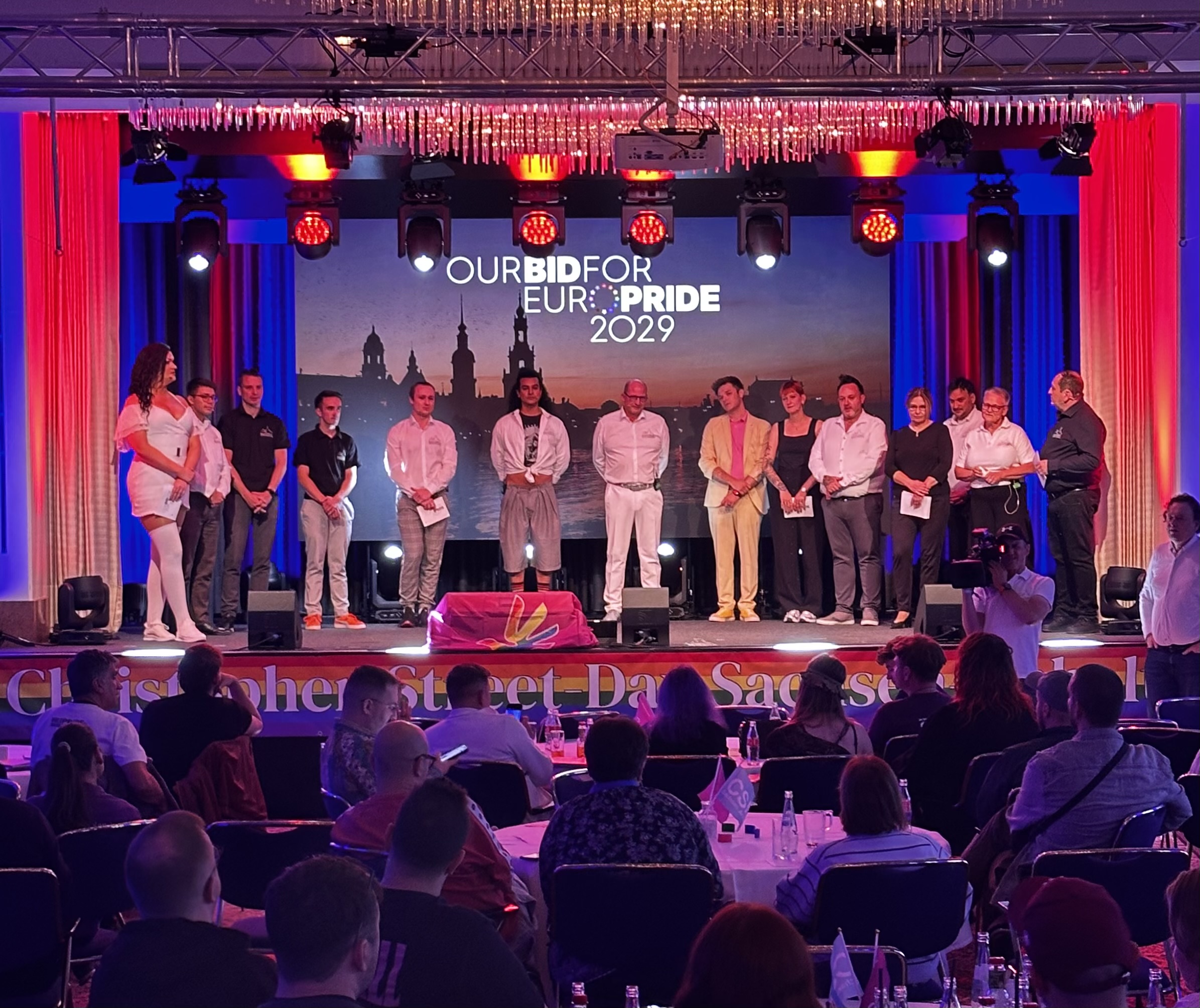 Team des CSD Dresden e.V. beim Bid f�r die EuroPride 2029
Bild: Ren� Powilleit